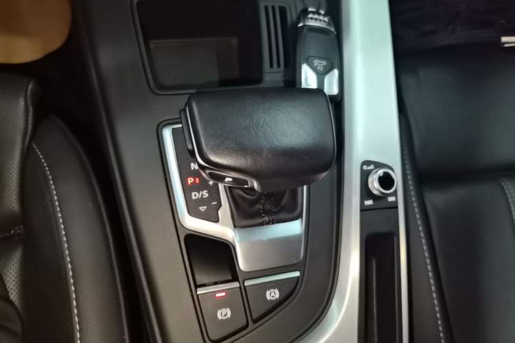 Used Audi A4L 2022 40 TFSI Fashion Dynamic Model Gear Lever