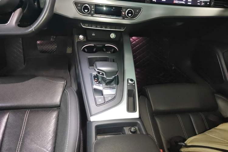 Used Audi A4L 2022 40 TFSI Luxury Dynamic Model Gear Lever