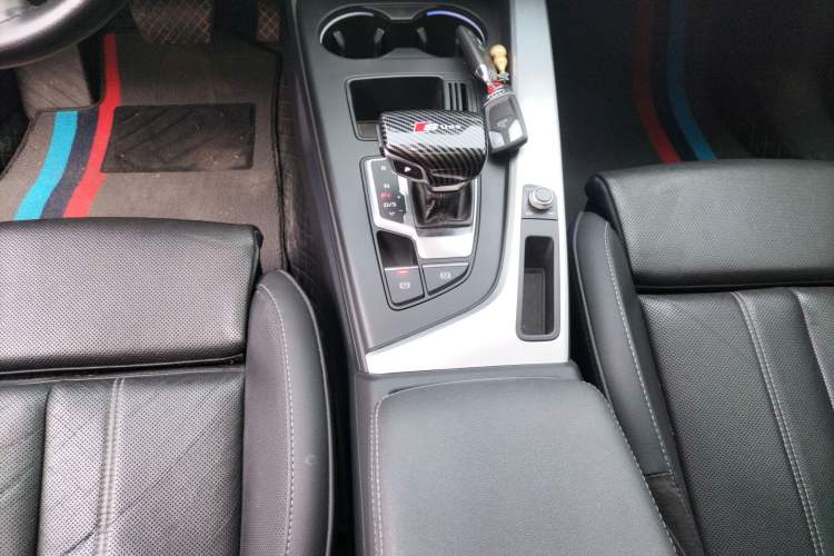 Used Audi A4L 2022 40 TFSI Fashion Dynamic Model Gear Lever