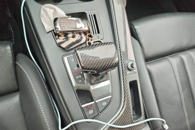 Used Audi A4L 2022 40 TFSI Fashion Dynamic Model Gear Lever