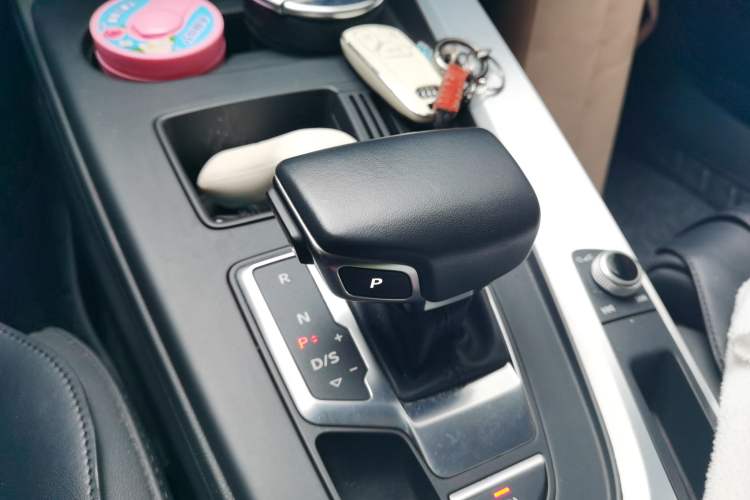 Used Audi A4L 2022 40 TFSI Fashion Dynamic Model Gear Lever