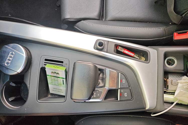 Used Audi A4L 2022 40 TFSI Fashion Dynamic Model Gear Lever