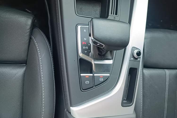 Used Audi A4L 2022 40 TFSI Fashion Dynamic Model Gear Lever