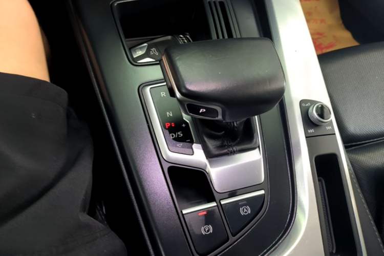 Used Audi A4L 2022 40 TFSI Fashion Dynamic Model Gear Lever