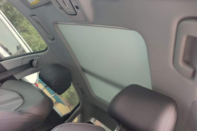 Used Audi A4L 2022 40 TFSI Luxury Dynamic Model Headliner