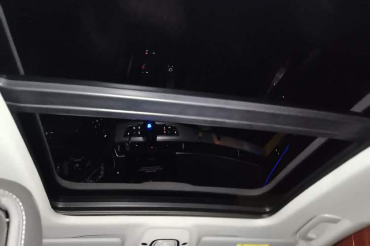 Used Audi A4L 2022 40 TFSI Luxury Dynamic Model Headliner