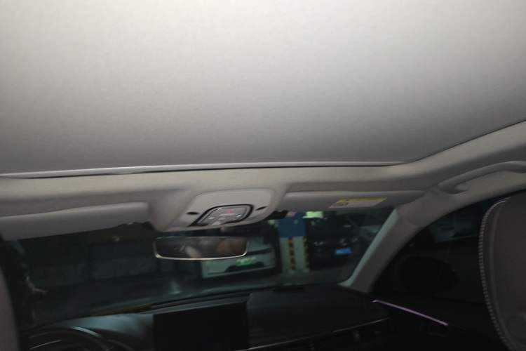 Used Audi A4L 2022 40 TFSI Luxury Dynamic Model Headliner