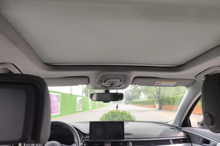 Used Audi A4L 2022 40 TFSI Luxury Dynamic Model Headliner