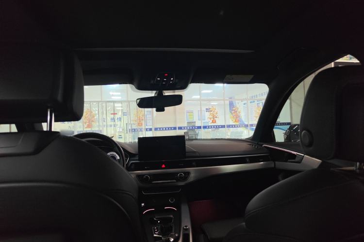 Used Audi A4L 2022 40 TFSI Luxury Dynamic Model Headliner