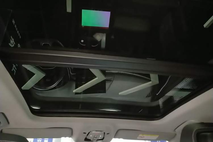 Used Audi A4L 2022 40 TFSI Luxury Dynamic Model Headliner