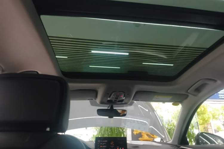 Used Audi A4L 2022 40 TFSI Luxury Dynamic Model Headliner