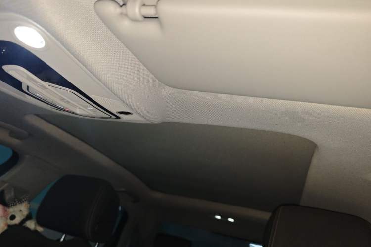 Used Audi A4L 2022 40 TFSI Luxury Dynamic Model Headliner
