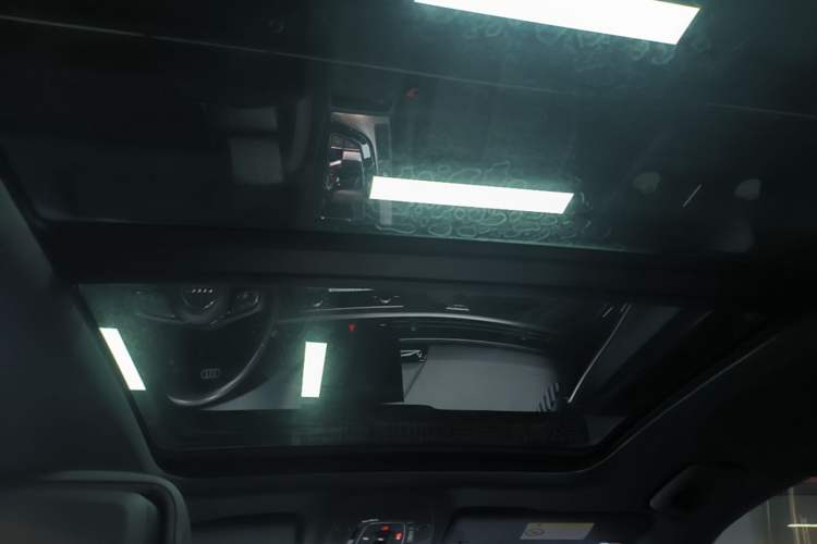 Used Audi A4L 2022 40 TFSI quattro RS Performance Package Headliner
