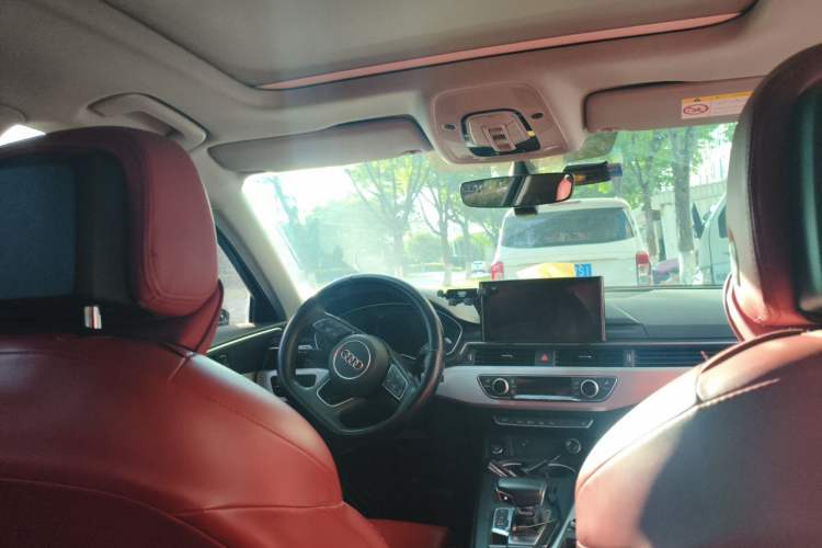 Used Audi A4L 2022 40 TFSI Luxury Dynamic Model Headliner