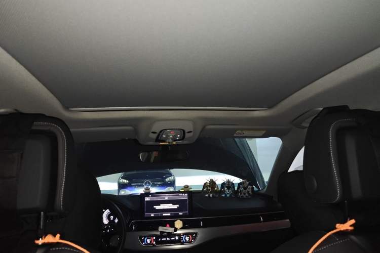 Used Audi A4L 2022 40 TFSI Luxury Dynamic Model Headliner
