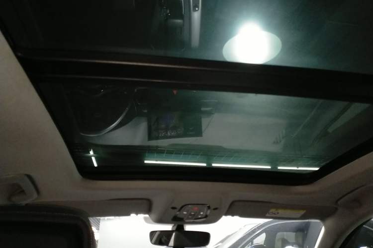 Used Audi A4L 2022 40 TFSI Luxury Dynamic Model Headliner