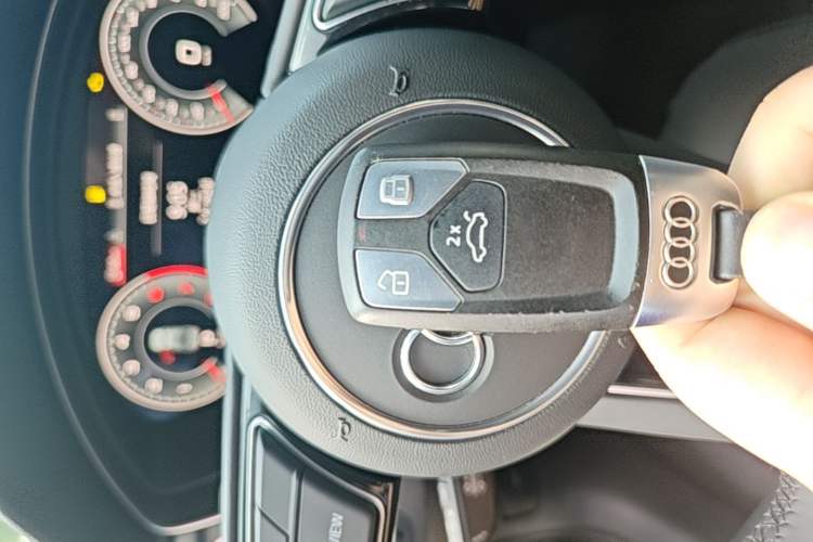 Used Audi A4L 2022 40 TFSI Stylish and Elegant Edition Interior 1