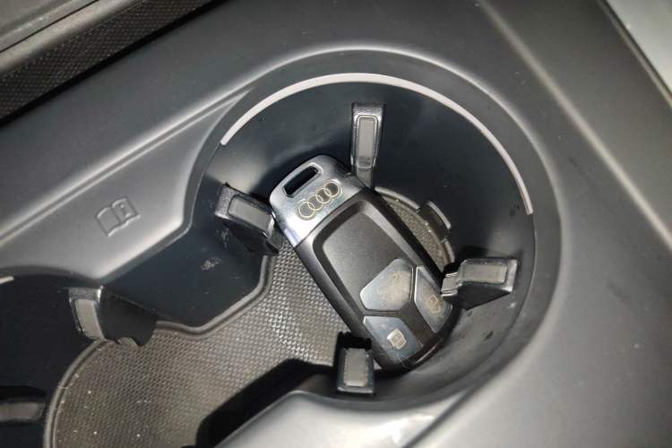 Used Audi A4L 2022 40 TFSI Luxury Dynamic Model Interior 1