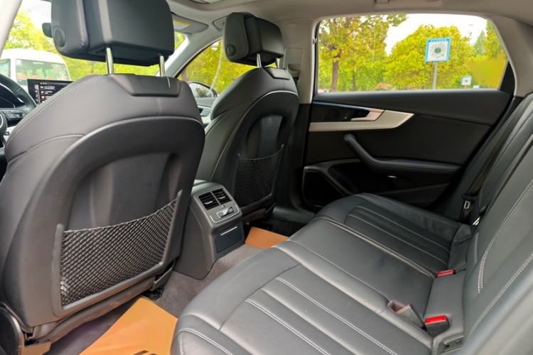 Used Audi A4L 2022 40 TFSI Fashion Dynamic Model Interior 2