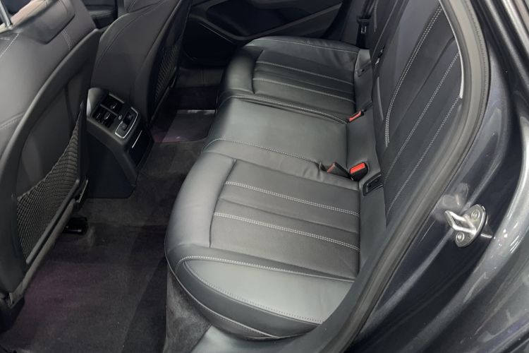 Used Audi A4L 2022 40 TFSI Luxury Dynamic Model Interior 2