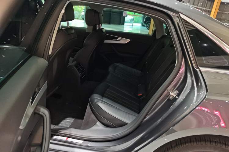 Used Audi A4L 2022 40 TFSI Fashion Dynamic Model Interior 2