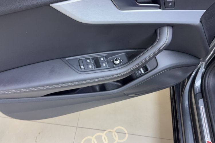 Used Audi A4L 2022 40 TFSI Luxury Dynamic Model Interior 2