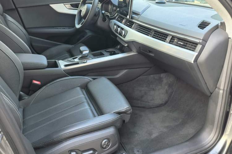 Used Audi A4L 2022 40 TFSI Fashion Dynamic Model Interior 3