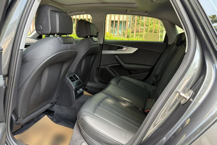 Used Audi A4L 2022 40 TFSI Fashion Dynamic Model Interior 3