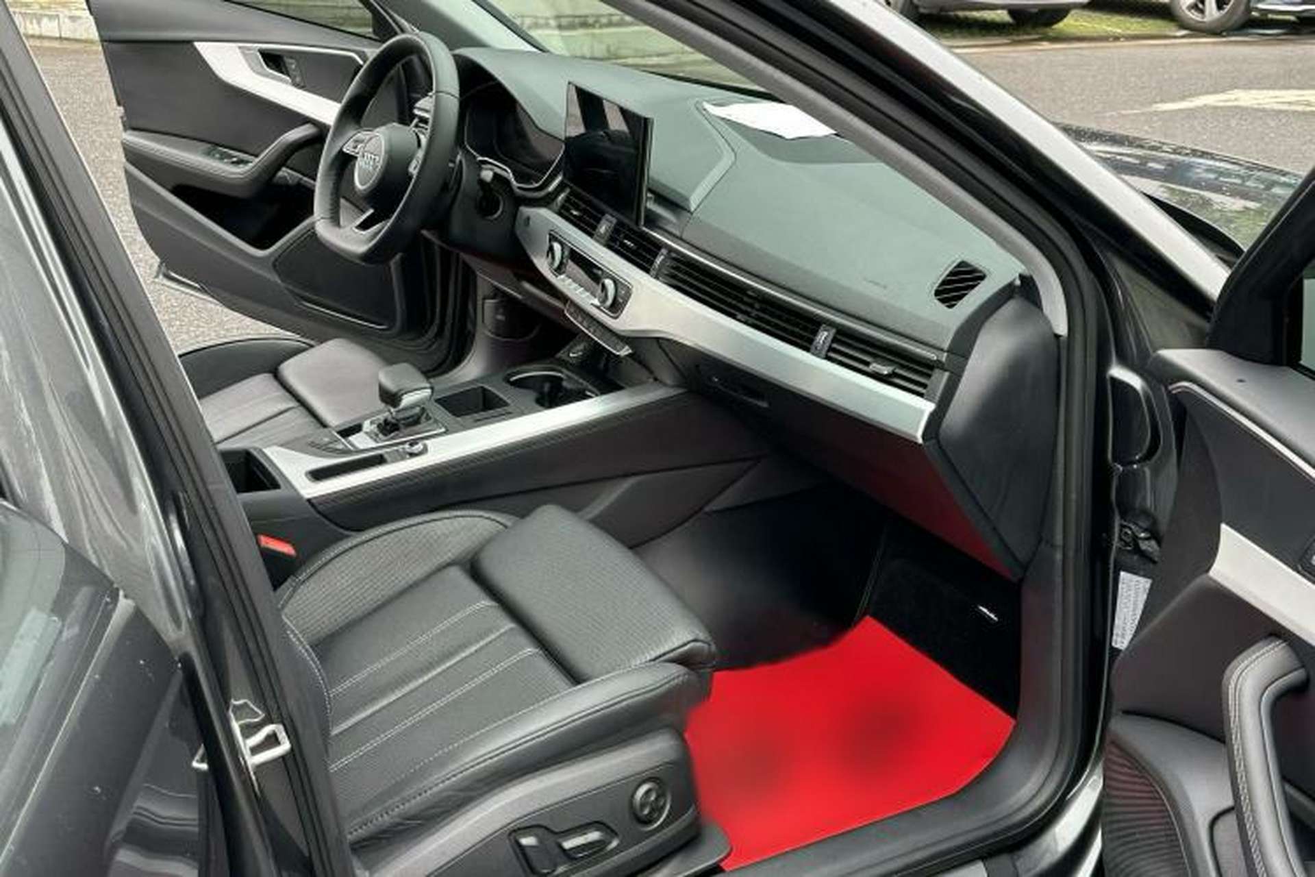 Used Audi A4L 2022 40 TFSI Luxury Dynamic Model Interior 3