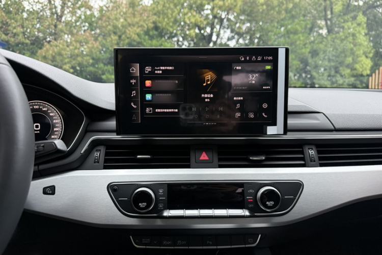 Used Audi A4L 2022 40 TFSI Fashion Dynamic Model Interior 3