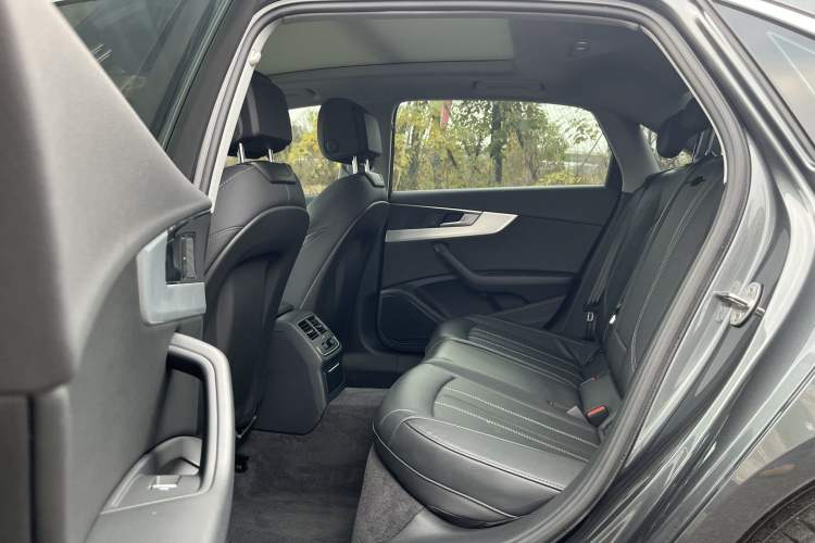 Used Audi A4L 2022 40 TFSI Fashion Dynamic Model Interior 3