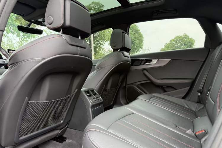 Used Audi A4L 2022 40 TFSI quattro RS Performance Package Interior 3