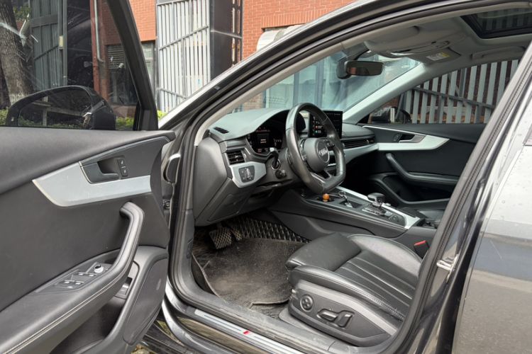 Used Audi A4L 2022 40 TFSI Luxury Dynamic Model Interior 4