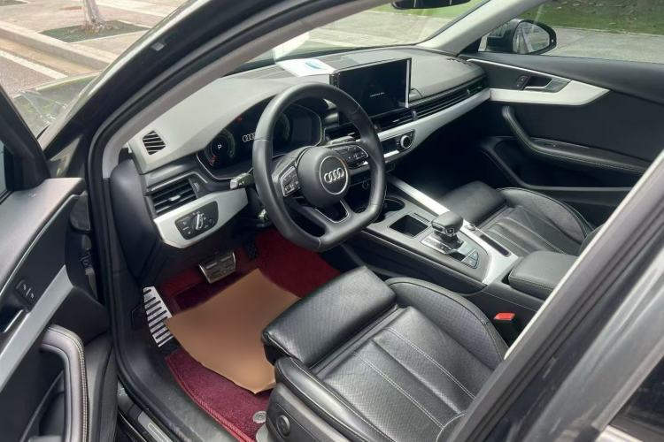 Used Audi A4L 2022 40 TFSI Luxury Dynamic Model Interior 4