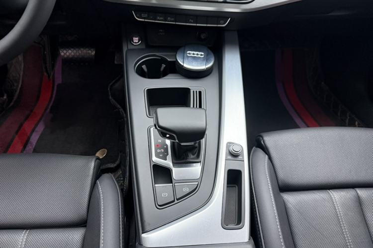 Used Audi A4L 2022 40 TFSI Fashion Dynamic Model Interior 4
