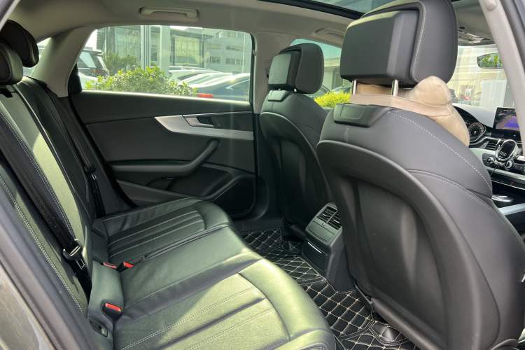 Used Audi A4L 2022 40 TFSI Fashion Dynamic Model Interior 4