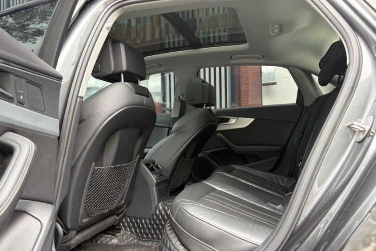 Used Audi A4L 2022 40 TFSI Luxury Dynamic Model Interior 5