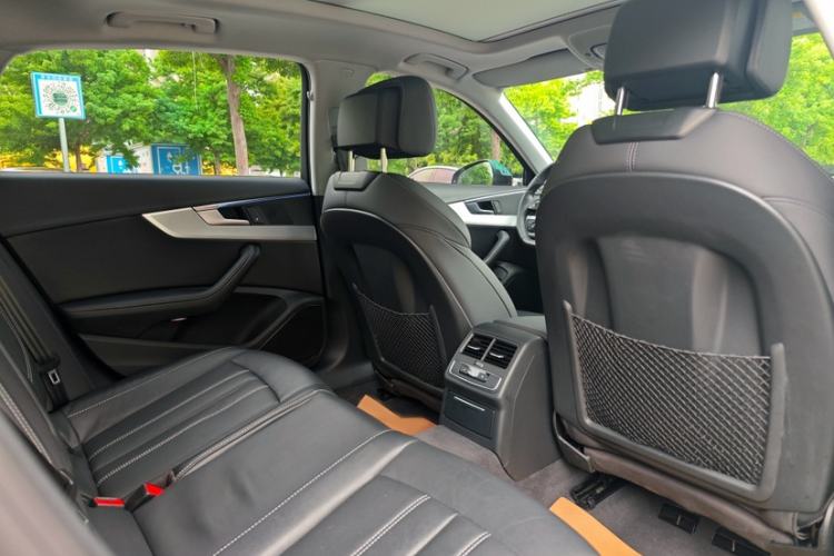 Used Audi A4L 2022 40 TFSI Fashion Dynamic Model Interior 5
