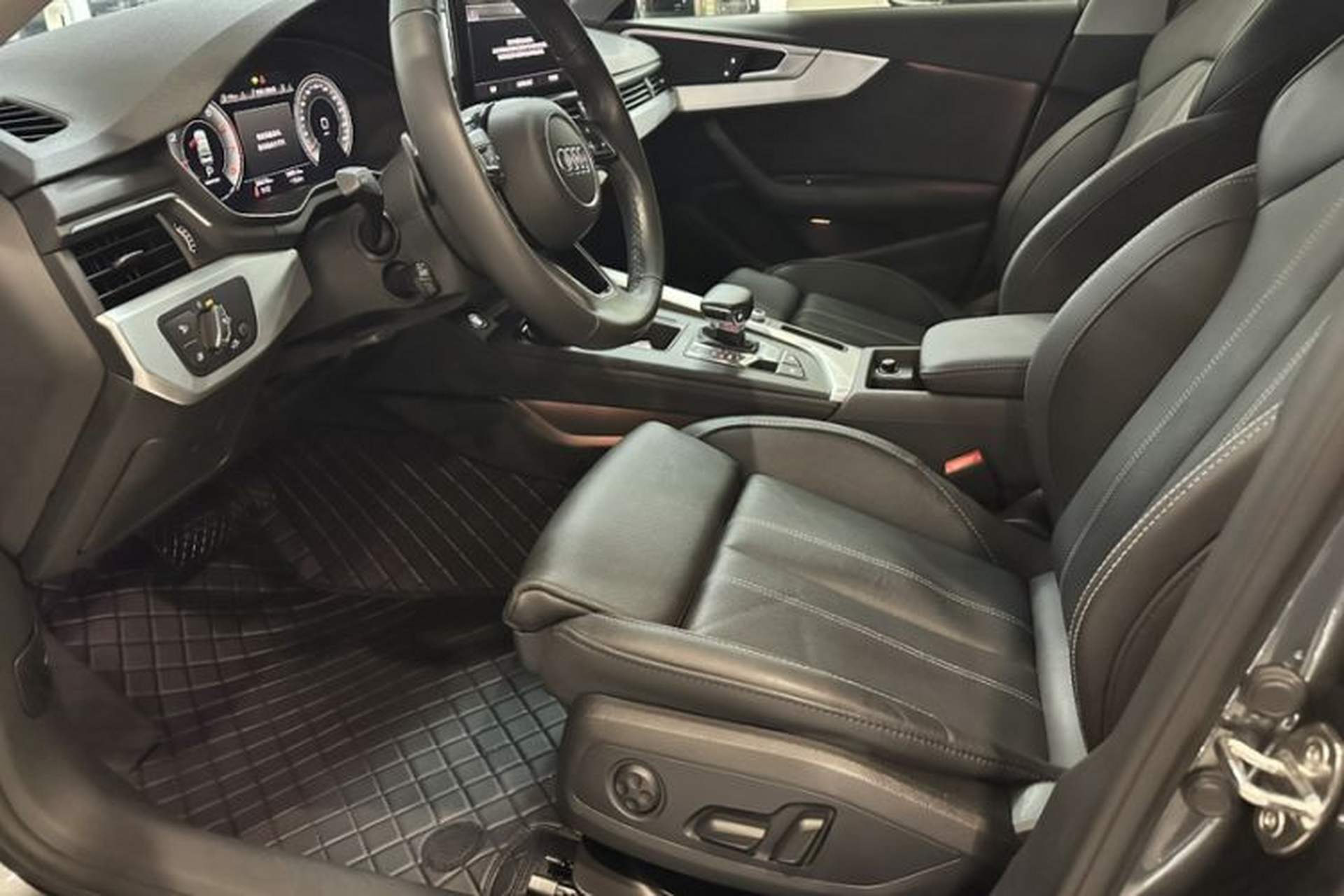 Used Audi A4L 2022 40 TFSI Luxury Dynamic Model Interior 5
