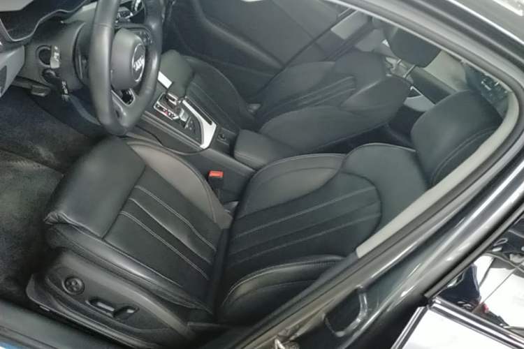 Used Audi A4L 2022 40 TFSI Luxury Dynamic Model Left Front Seat