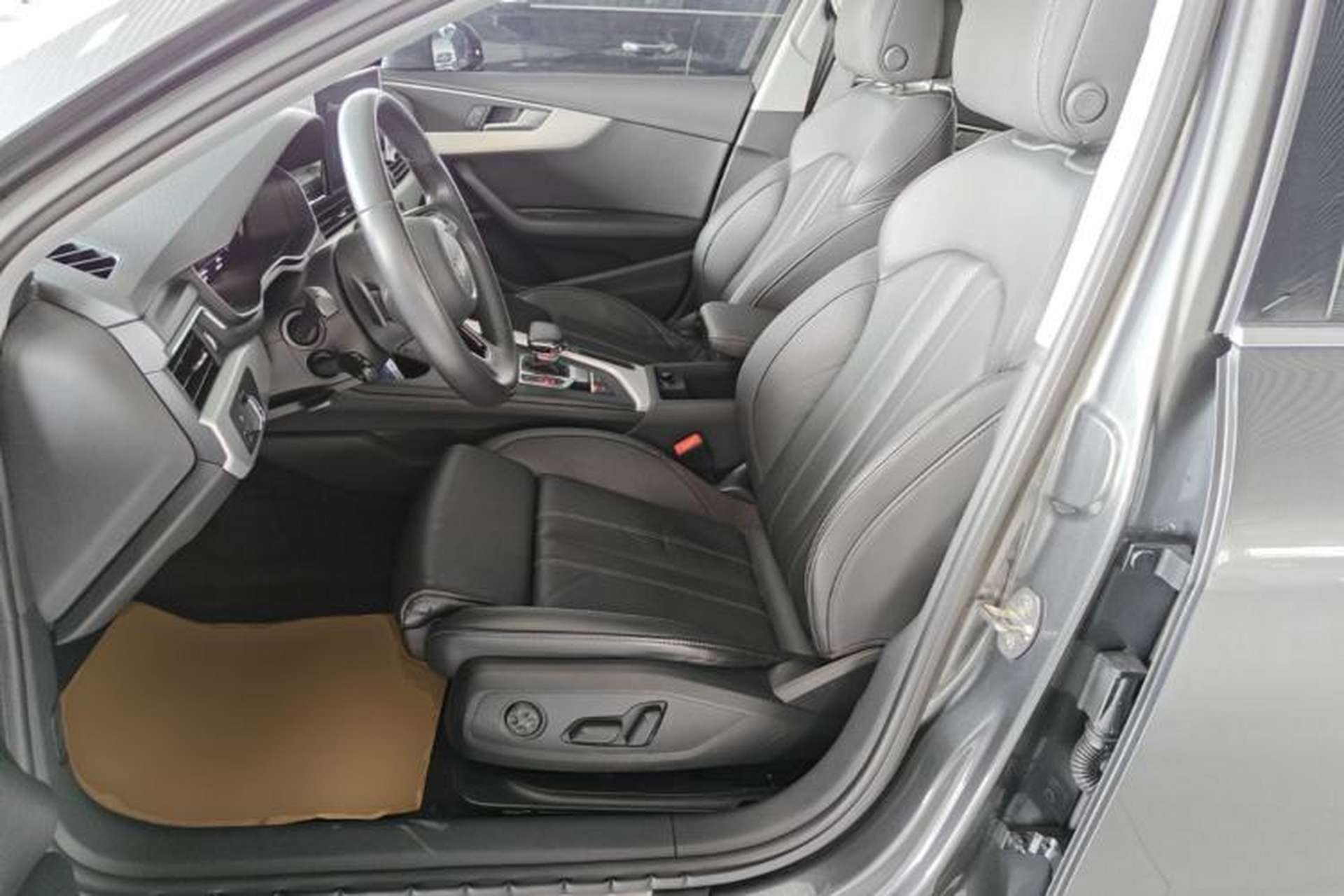 Used Audi A4L 2022 40 TFSI Fashion Dynamic Model Left Front Seat