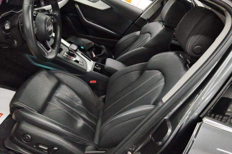 Used Audi A4L 2022 40 TFSI Luxury Dynamic Model Left Front Seat