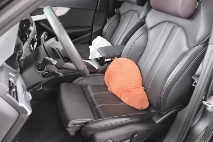 Used Audi A4L 2022 40 TFSI Luxury Dynamic Model Left Front Seat