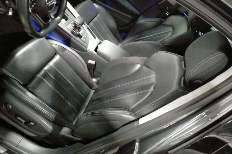 Used Audi A4L 2022 40 TFSI Luxury Dynamic Model Left Front Seat