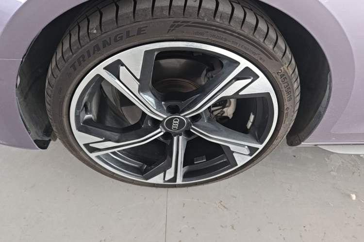 Used Audi A4L 2022 40 TFSI quattro RS Performance Package Left Front Wheel Hub