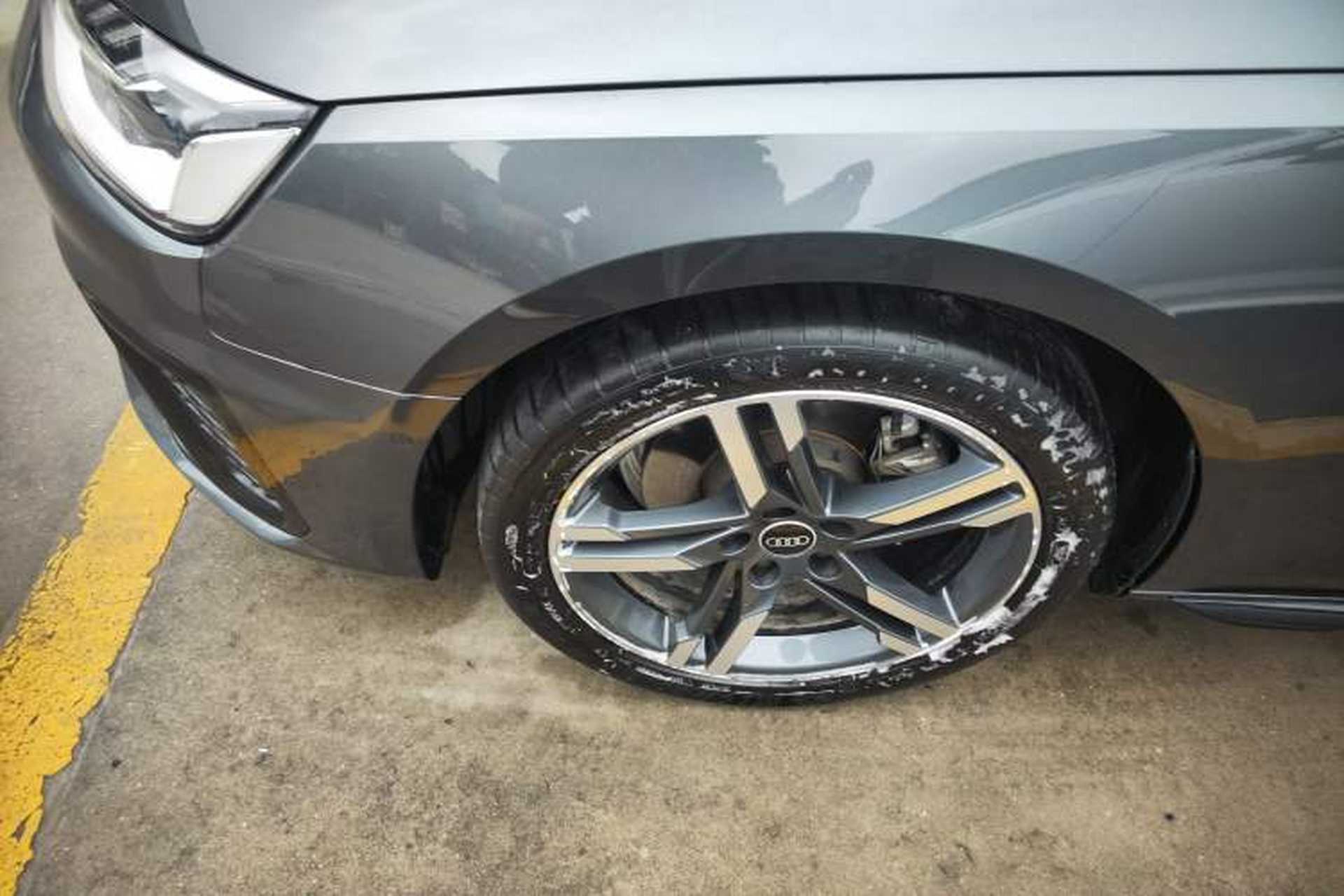 Used Audi A4L 2022 40 TFSI Luxury Dynamic Model Left Front Wheel Hub