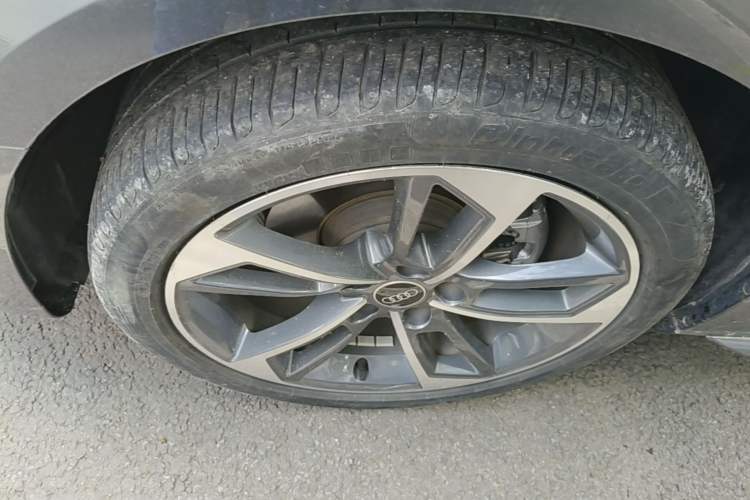 Used Audi A4L 2022 40 TFSI Fashion Dynamic Model Left Front Wheel Hub