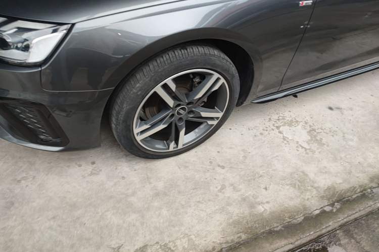 Used Audi A4L 2022 40 TFSI Fashion Dynamic Model Left Front Wheel Hub