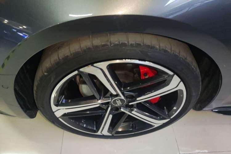 Used Audi A4L 2022 45 TFSI quattro Prestige Dynamic Edition Left Front Wheel Hub