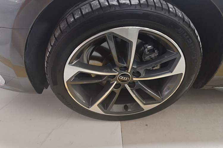 Used Audi A4L 2022 40 TFSI Fashion Dynamic Model Left Front Wheel Hub
